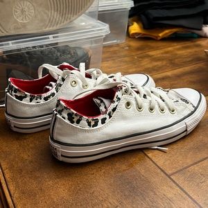 Converse leopard / red sneakers